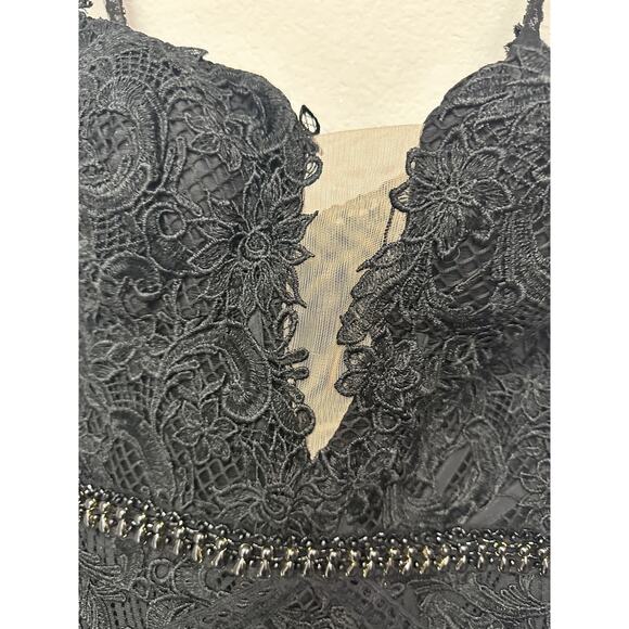 NWT Mac Duggal Black Lace Sleeveless V-Neck 79082 Dress Size 16 - Picture 5 of 14
